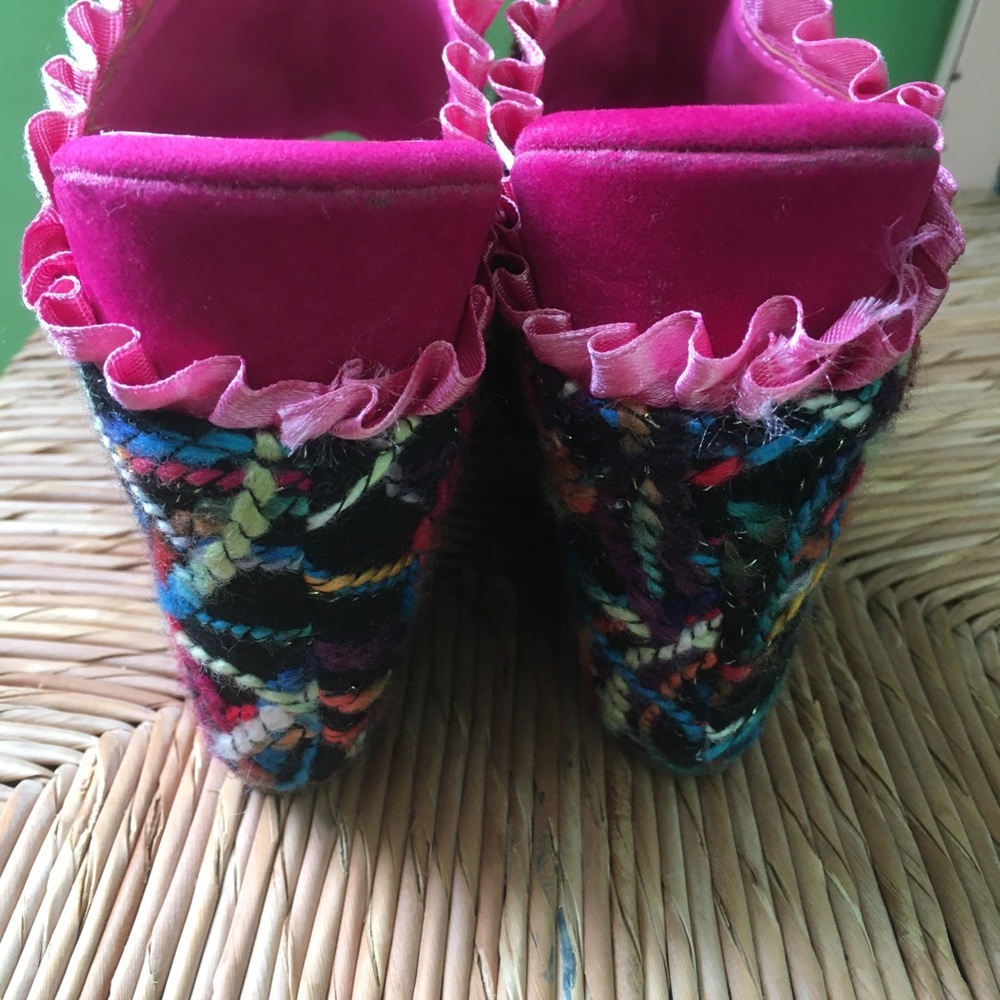 Kayleen Velvet Platforms - Picture 4 of 6